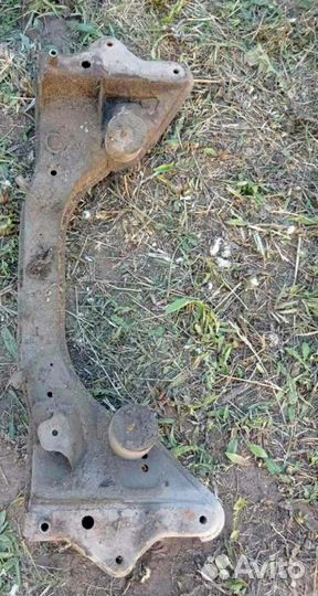 Подрамник балка передняя BMW e34