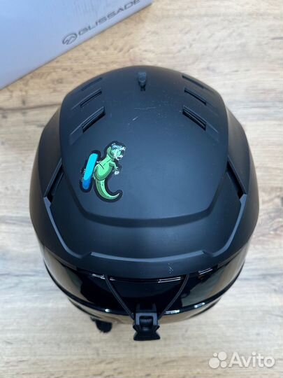 Горнолыжный шлем