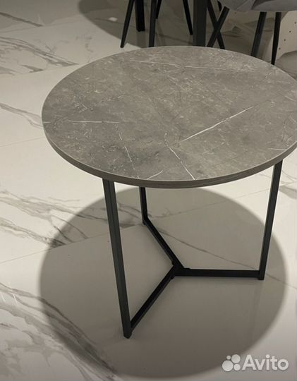 Журнальный столик