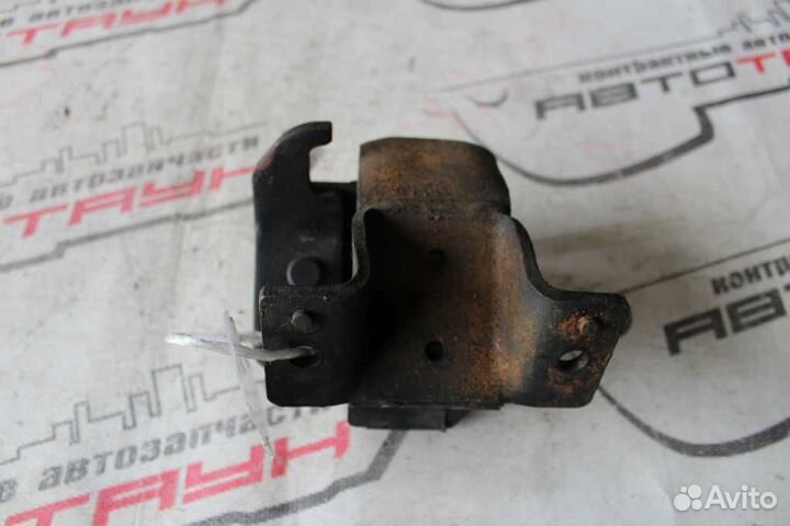 Подушка двс nissan caravan cpge24 VPE24 VPE25 vpge