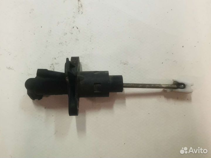 Главный цилиндр сцепления Skoda Octavia A4