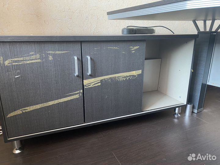 Офисный стол для руководителя