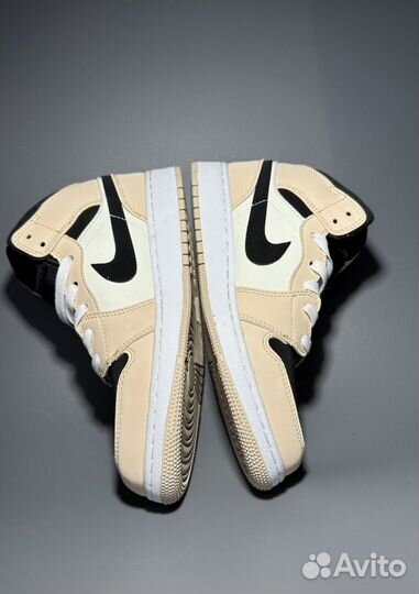 Кроссовки Air Jordan 1 Mid 'Barely Orange' Люкс