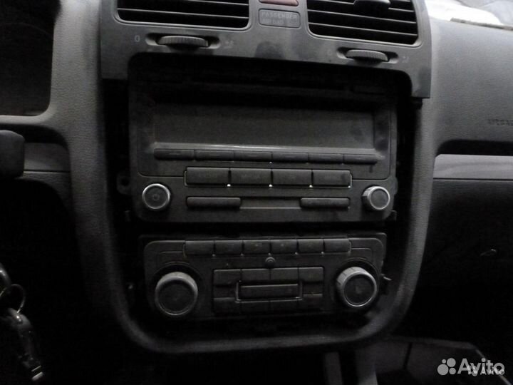 Крыло заднее Volkswagen Jetta 5