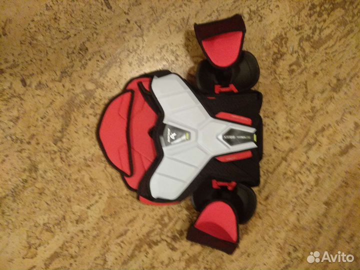 Нагрудник Bauer vapor Hyperlite int M