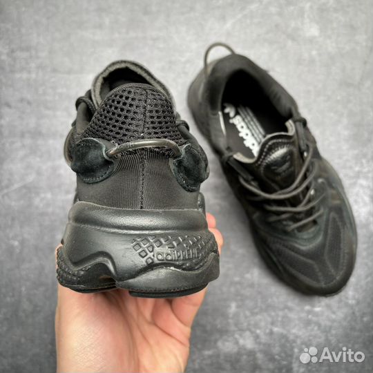 Кроссовки Adidas Ozweego