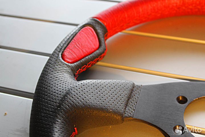 Итальянский спортивный руль Xrace