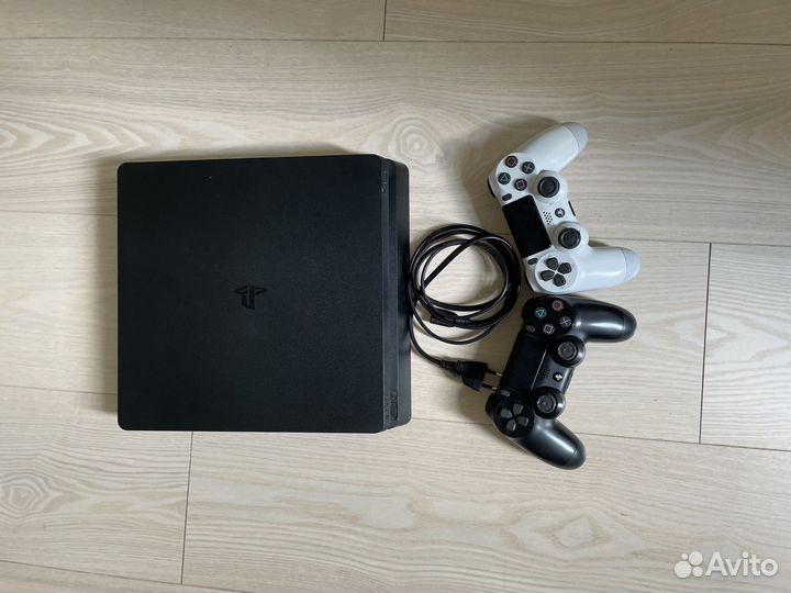 Sony playstation 4 PS4 slim