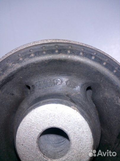 Сайлентблок задней балки 551600U000