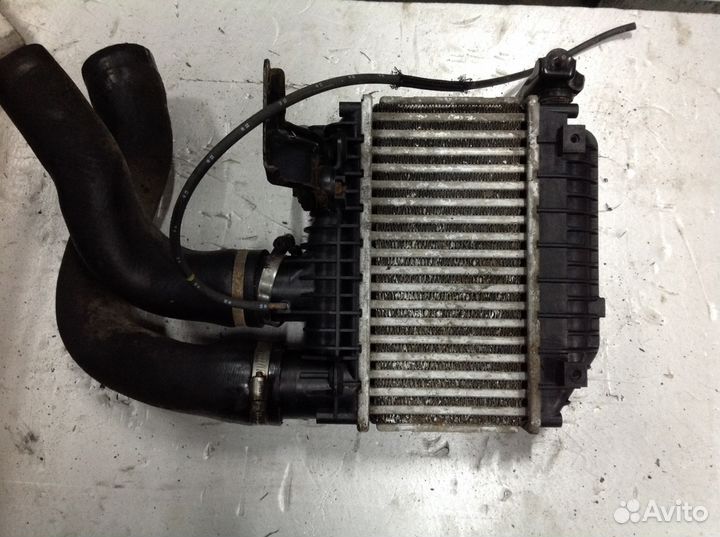 Интеркулер для тойота авенсис 2004 г. в. 2.2 did