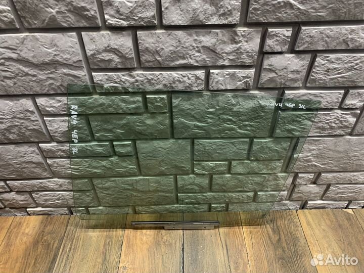 Toyota RAV 4 Стекло двери задней левой и правой