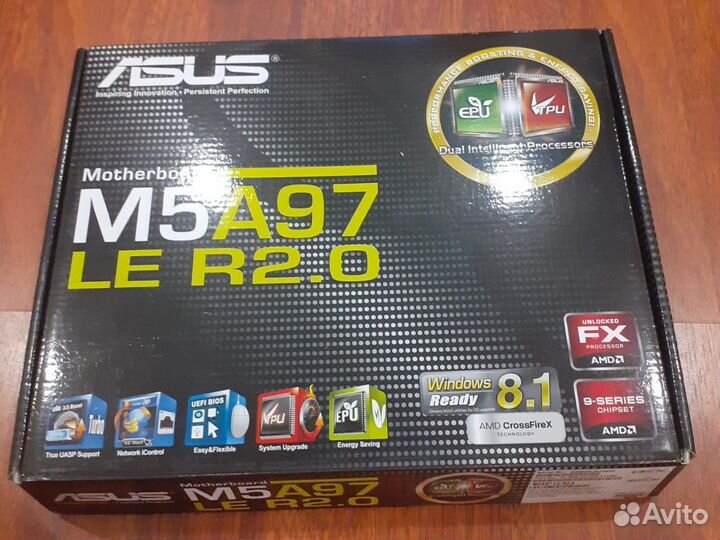 Материнская плата с процессором и памятью