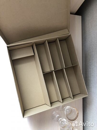 Графин и рюмки для вина