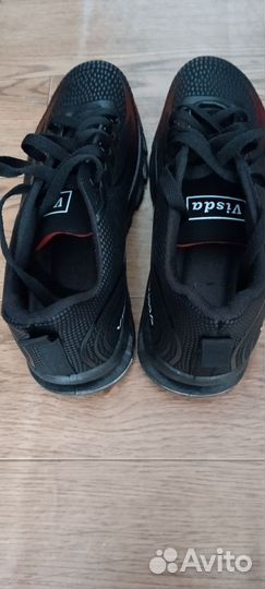 Кроссовки женские