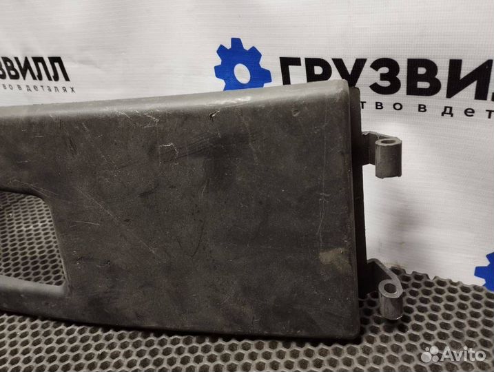 Рамка фары противотуманной правая Renault T