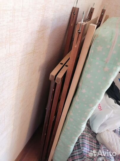 Детская кроватка с матрасом и бортиками