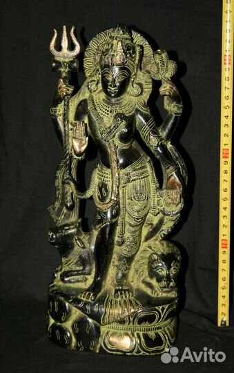 Скульптура божество Шива - Парвати бог Вайшравана