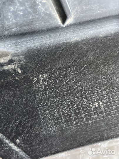 Кронштейн правой фары Мокка Mokka