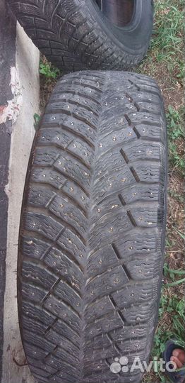 Michelin X-Ice North 4 215/60 R17