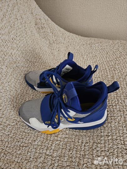 Баскетбольные кроссовки decathlon 37р