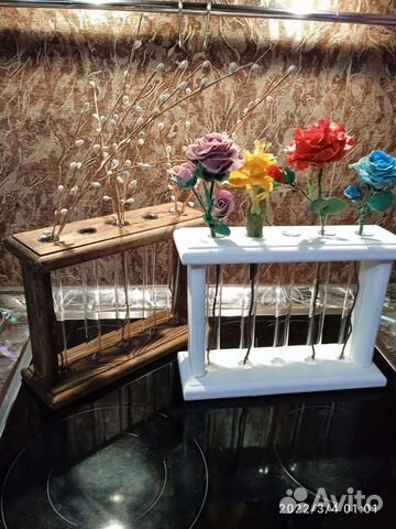 Ваза. Деревянное кашпо с пробирками