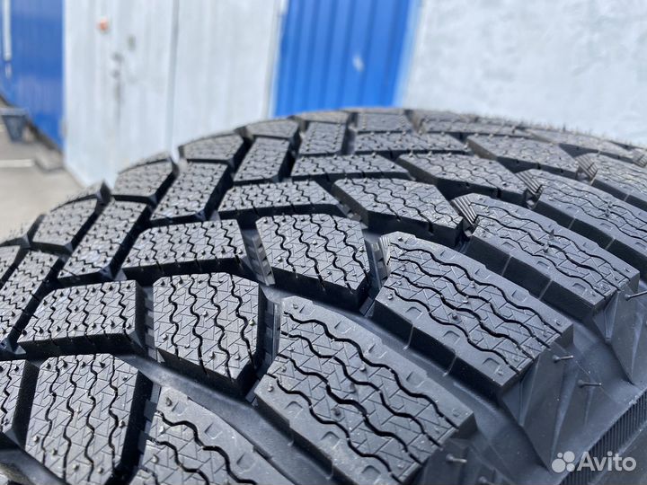 Maxxis Premitra Ice 5 SUV / SP5 265/45 R21 108T