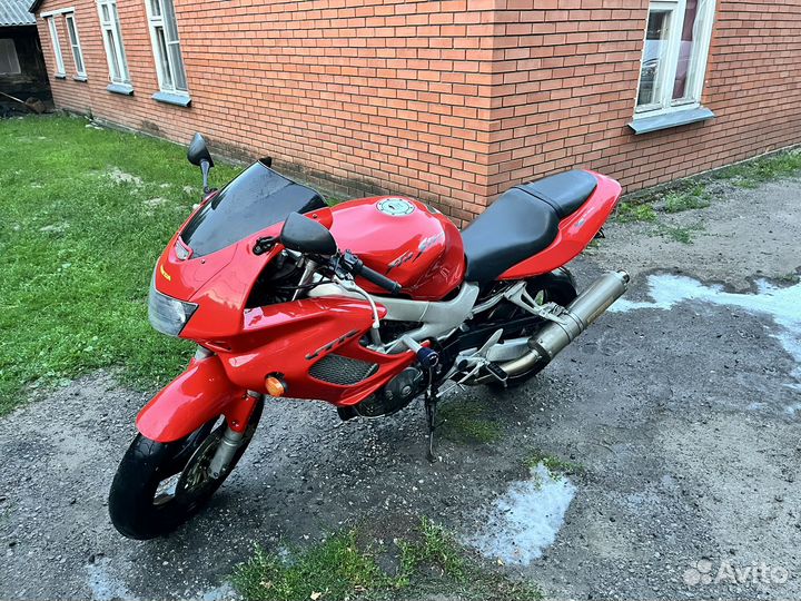 Продам Honda vtr 1000F