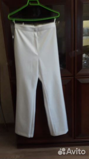Белый брючный костюм 44-46