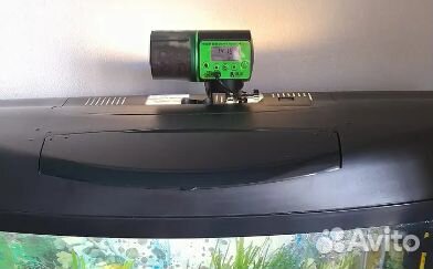 Кормушка для рыб автоматическая умная с дисплеем