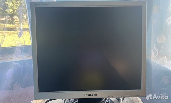 Монитор Samsung SyncMaster 720N 17’’