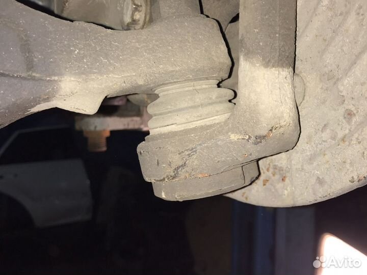 Поворотный кулак левый Мерседес мл 164