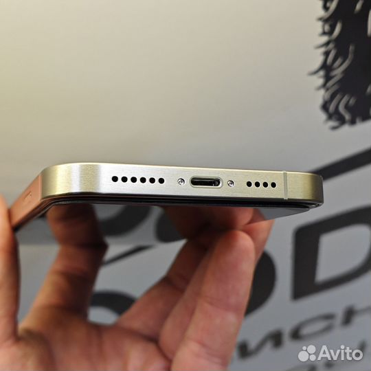 iPhone XR в корпусе 15 pro