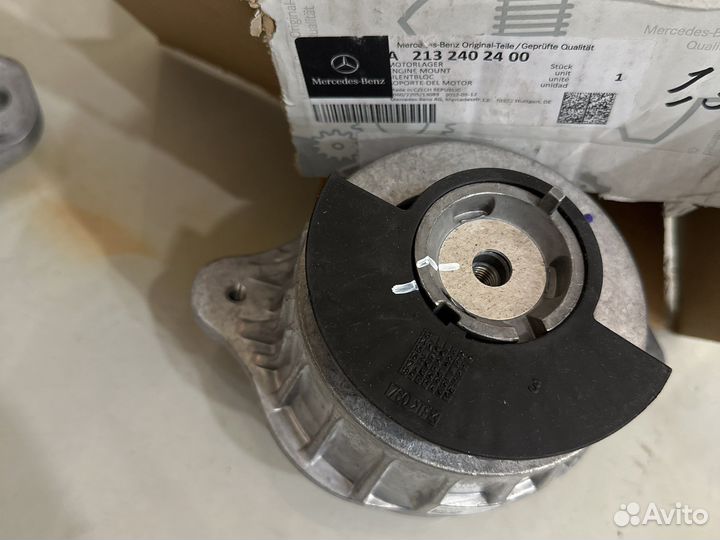 Опора двигателя Мерседес 213