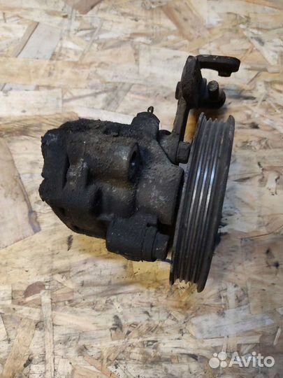 Насос гидроусилителя Mazda Demio DW3W B3