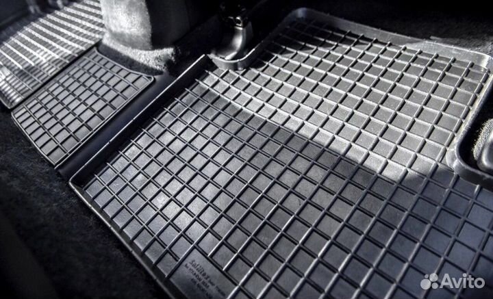 Коврики резиновые в салон автомобиля
