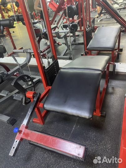 Тренажер для сгибания ног