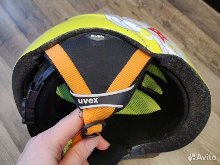 Горнолыжный шлем uvex