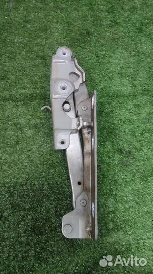 Петля капота левая Mercedes Benz E-class W211 2004