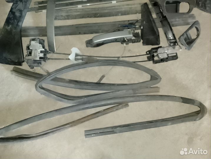 Передняя дверь qashqai J10 внутрянка