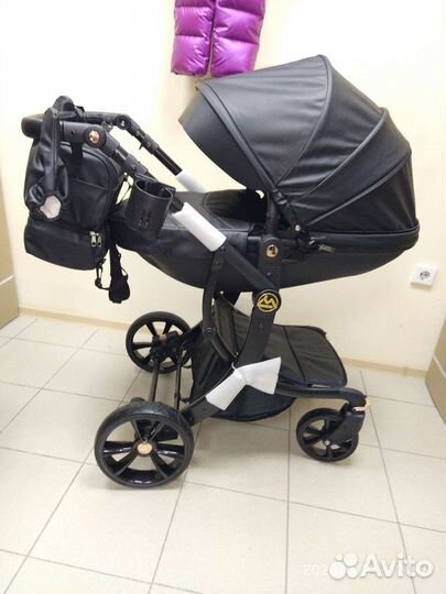 Новая коляска 2 в 1 Luxmom 608-2(черный)