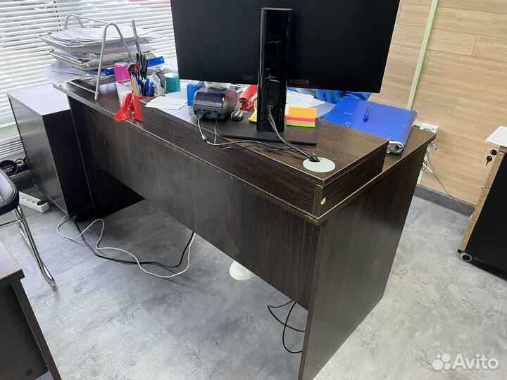 Мебель офисная столы, тумбочки, шкафы