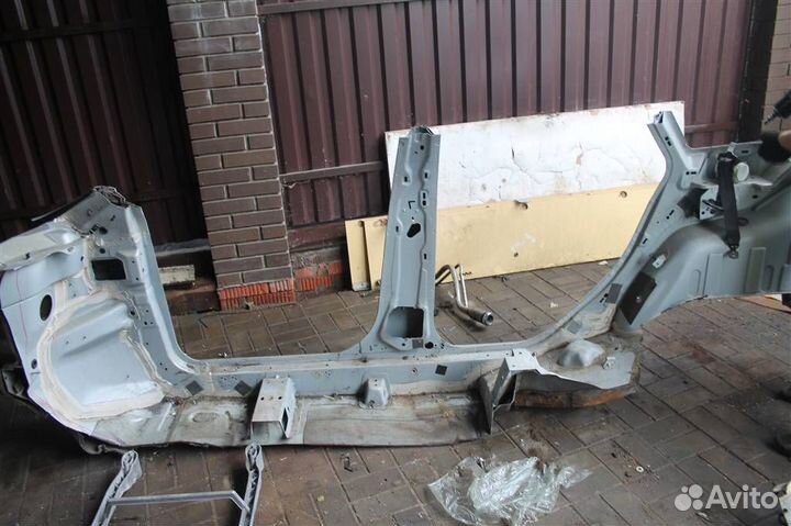 Порог правый Ford Focus 3 2011