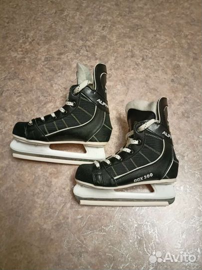 Коньки хоккейные