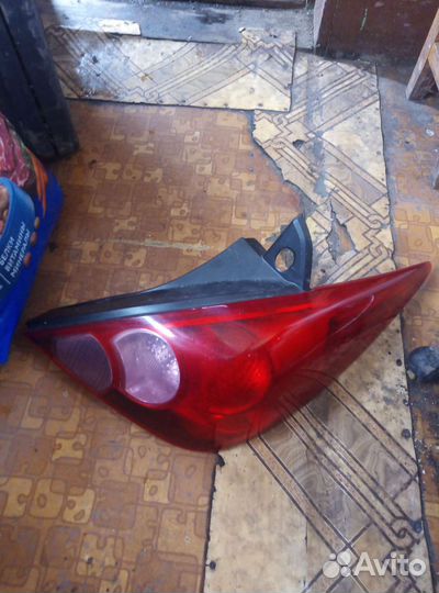 Фанарь задний правый ниссан тиида С11