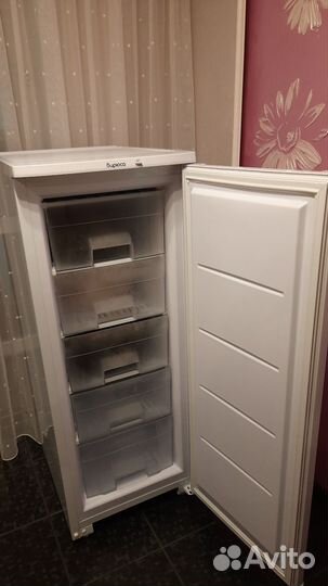 Морозильный шкаф Бирюса 114