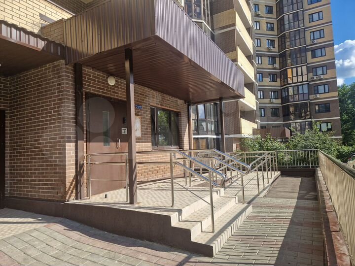 2-к. квартира, 60 м², 11/12 эт.