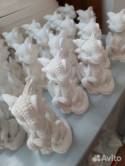 Статуэтка / фигурка дракон к новому году из гипса