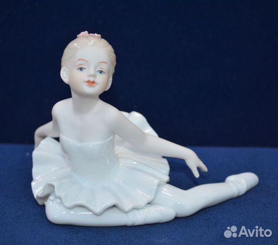 Фарфоровая статуэтка- юная балерина (40)