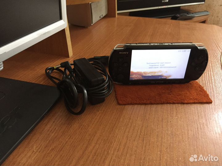 Продам Sony PlayStation Portable Slim Lite/2008