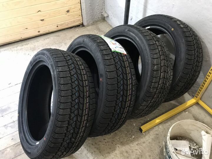 DoubleStar DW02 225/60 R17 99T